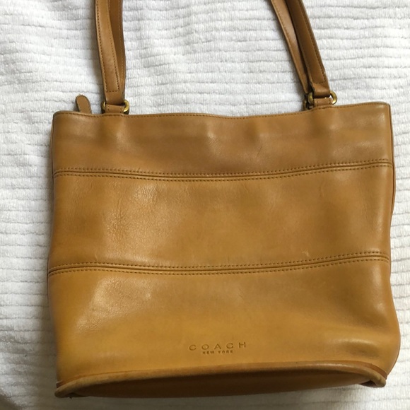 Coach Handbags - Vintage coach purse